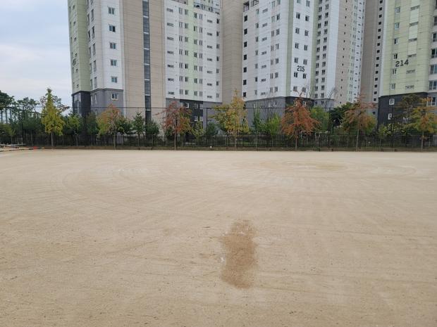 연동중학교 운동장 모래보충, 전국산업안전으로 최상의 쾌적한 환경 만들어봐요!