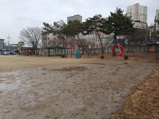 목원동중학교 운동장 소금살포 ❌ 안전 & 실질적 수리 ? 전국산업안전, 이렇게 해야지!