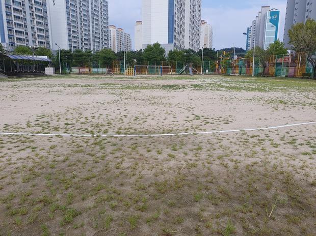 ? 목원동고등학교 운동장 관리, 전국산업안전으로 안정적인 활동 보장! 관련 이미지