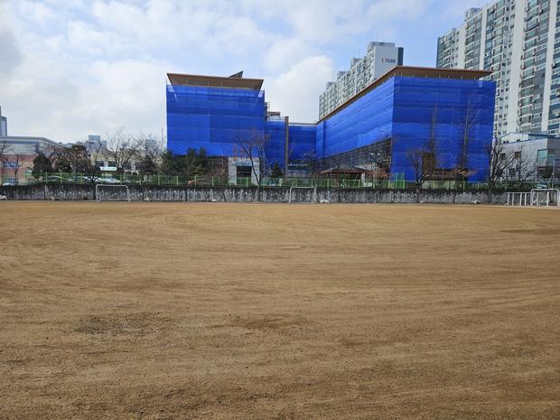 학교 운동장 관리, 안전과 신뢰를 위한 전국산업안전  **목원동어린이집운동장**