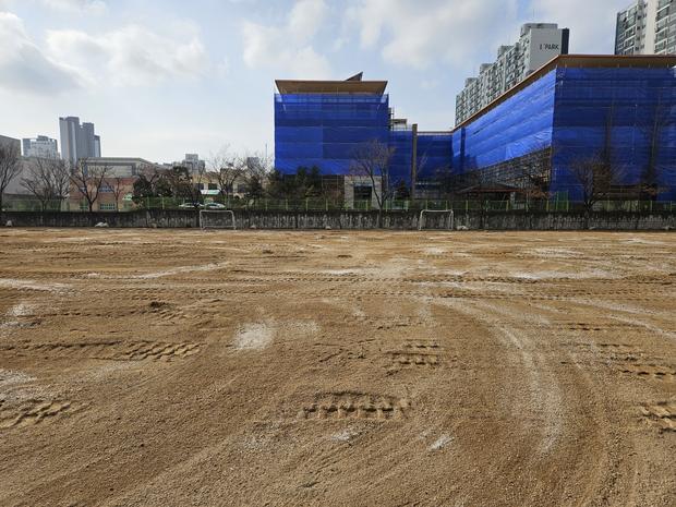 부주동중학교 운동장 관리 전문가 ?  안전하고 건강한 학생활, 이렇게 해결하세요! 관련 이미지