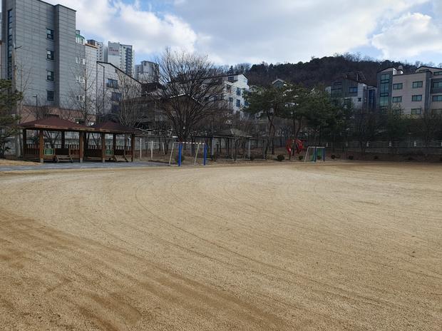 화양면초등학교 운동장 소금 뿌리? 전국산업안전으로 안전하게! 관련 이미지