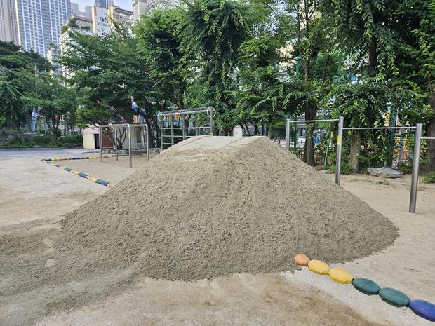 학교 운동장 잡초 제거, 화정면병 설유치원 안전까지 전국산업안전으로! 관련 이미지