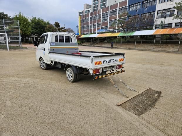 광림동초등학교 운동장 모래보충: 전문 시공으로 안전하고 쾌적한 환경 만들어주세요! 관련 이미지