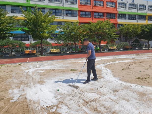만덕동유치원 운동장 안전관리: 전국산업안전, 학교 시설 관리 최고 수준! 관련 이미지