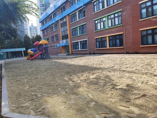 학교 운동장 유지보수 전문가, 시전동고등학교 안전하게 관리하세요! 관련 이미지
