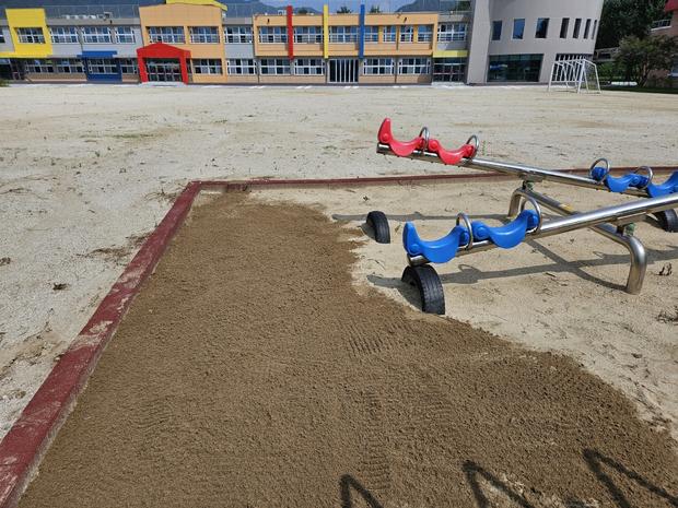 주삼동중학교 운동장 모래 보충: 1년 단축 안전과 질 높은 공간 만들어 드립니다! 관련 이미지