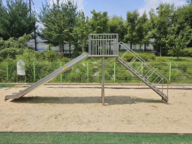 서면중학교 운동장 유지보수 ?️ 안전 확보는 필수! 전문가가 알려줄 꿀팁! 관련 이미지