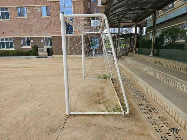 송광면초등학교 운동장 관리: 전국산업안전, 실질적 안전 및 장시간 사용 가능성