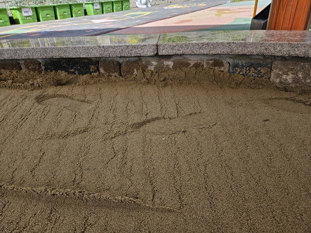 학교 운동장 모래보충! 세지면병설유치원 꼼꼼하게 안전하게!