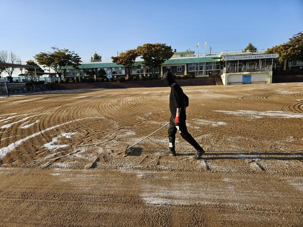 반남면초등학교 운동장 renovate: 전국산업안전으로 안전하고 장점있는 공간 만들기!