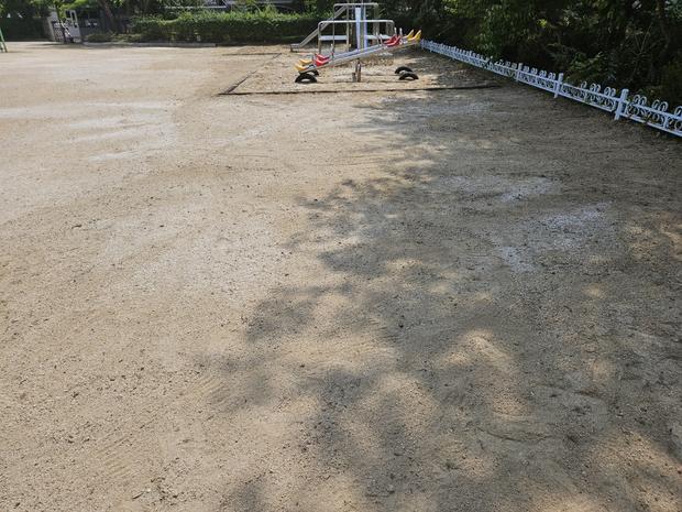 학교 운동장 안전, 전국산업안전으로  문평면 유치원 운동장 소금살포 완벽하게! 관련 이미지