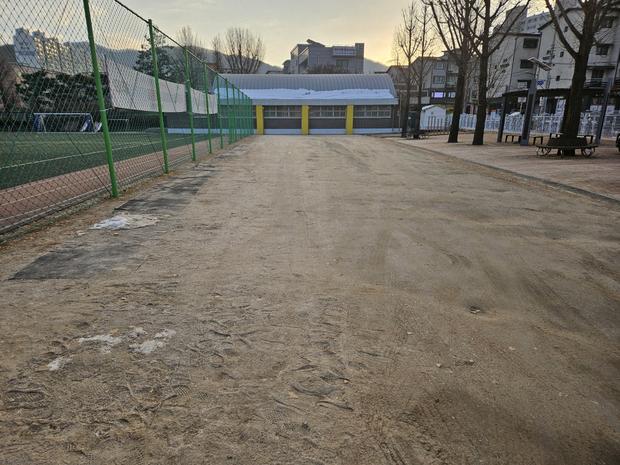 문평면중학교 운동장 관리, 전국산업안전으로 튼튼한 놀이터 만들기!