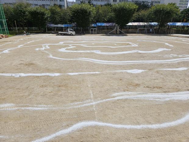 이창동중학교 운동장 관리, 안전과 품질까지 전국산업안전으로! 관련 이미지