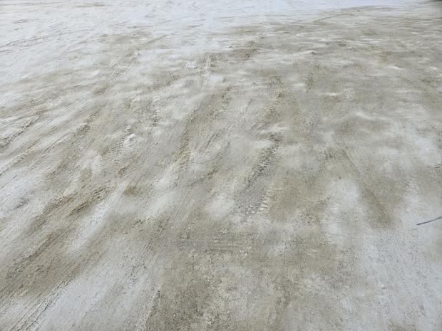 봉산면고등학교 운동장 잡초 제거, 안전과 효율성 최우선! 전문 시공으로 걱정 마세요!