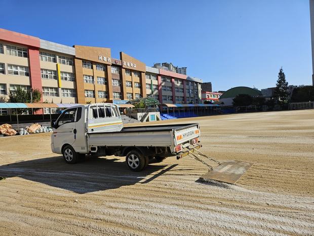 무정면어린이집 운동장 모래보충, 안전 + 품질까지! 전국산업안전으로 걱정 마세요. 관련 이미지