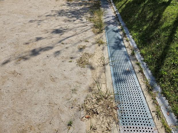 수북면초등학교 운동장 소금살포: 전국산업안전으로 안전하고 깨끗한 공간 만들어보세요! 관련 이미지