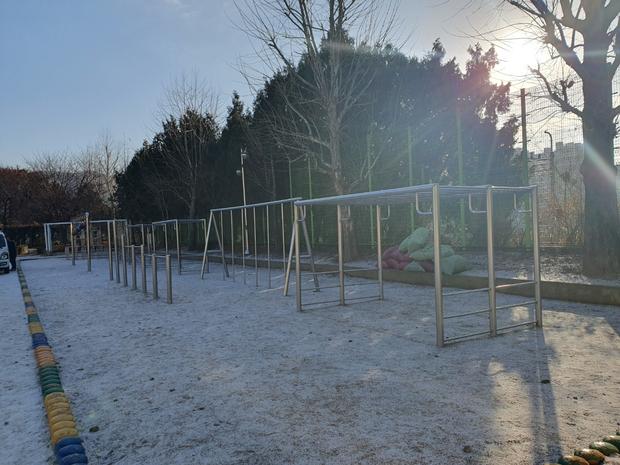 곡성군유치원 운동장 모래보충 ? 안전하고 오래 지속되는 유치원 놀이터 만들기! 관련 이미지