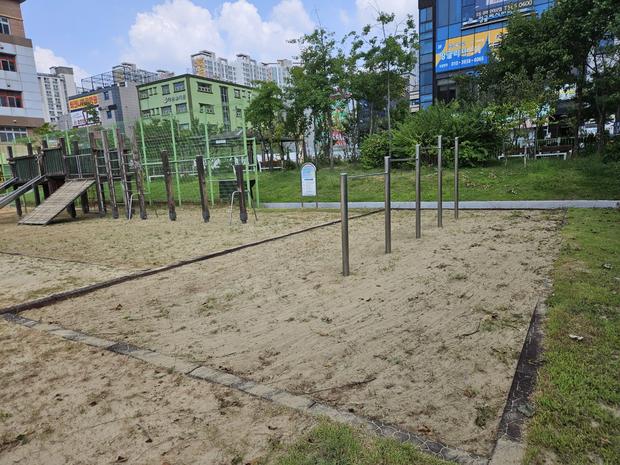 오곡면초등학교 운동장 모래보충! 전문 시공으로 안전하고 깨끗한 공간 만들어요!