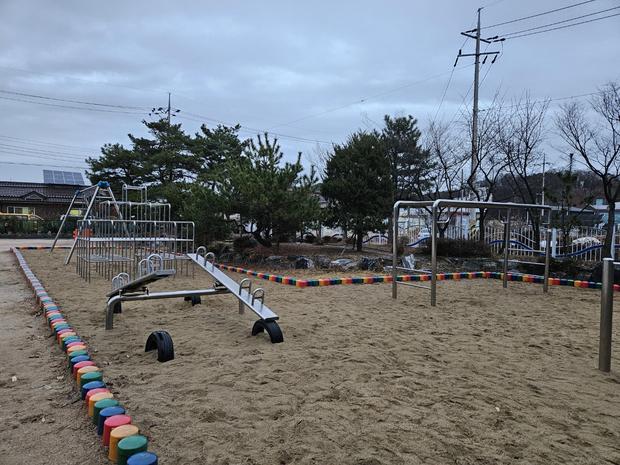 학교 운동장 모래보충, 전국산업안전으로 깨끗하고 안전하게!