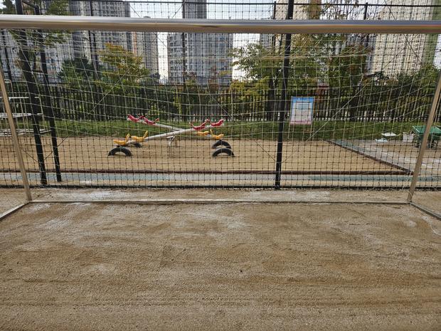 옥과면초등학교 운동장 모래보충: 전국산업안전으로 놀이터를 최고의 상태로! 관련 이미지