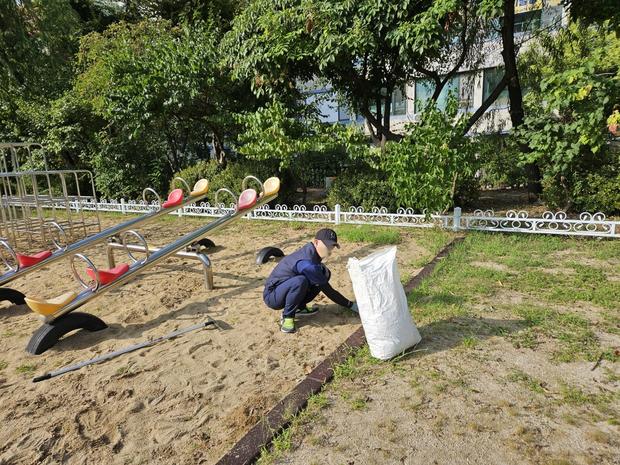 입면 고등학교 운동장 소금살포: 전문적인 안전 관리로 건강하고 장점이 넘치는 운영 관련 이미지