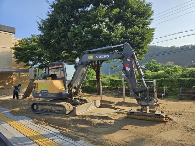 구례읍유치원 운동장 소금살포 ❌ 안전 & 정밀 공사, 전국산업안전으로 건강한 장소 만...