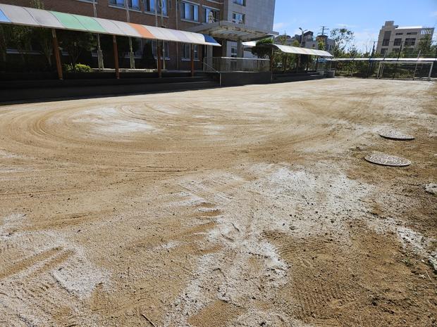 운동장 잡초 제거 전문가로, 토지면병설유치원 운동장 잡초 제거 안전하세요!