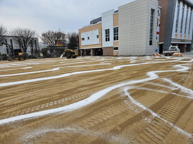 마산면 유치원 운동장 모래 보충: 전문 시공으로 안전하고 튼튼한 장비 만들기!