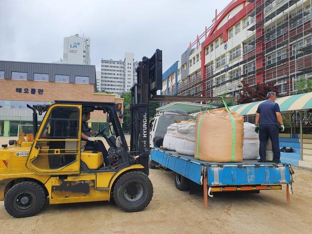 산동면중학교 운동장 모래보충: 전문가로부터 안전하고 튼튼한 공간 만들기!