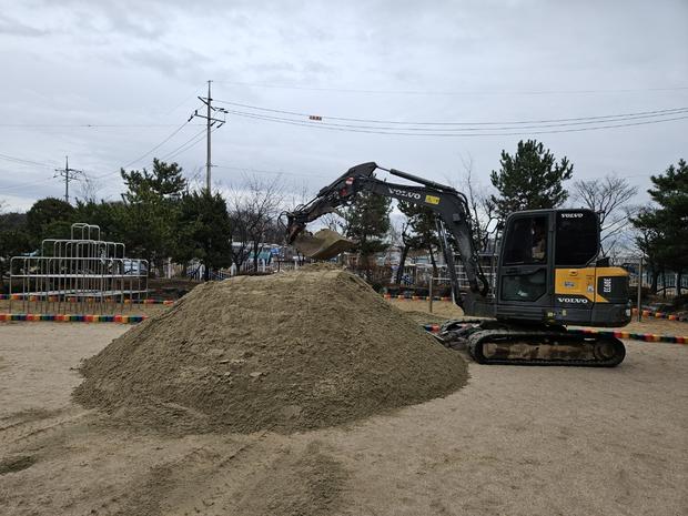 금산면 초등학교 운동장 모래 보충, 안전하고 깨끗하게! 전문 시공으로 최고 수준