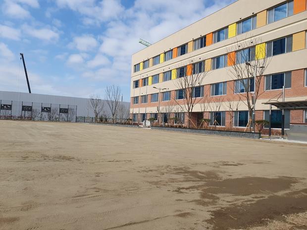 학교 운동장, 안전하게 유지보수하세요! 전문 시공으로 걱정 끝!