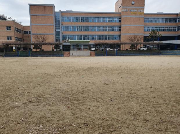 대서면초등학교 운동장 모래 보충, 전국산업안전으로 안전하고 쾌적한 공간 만들어보세요!
