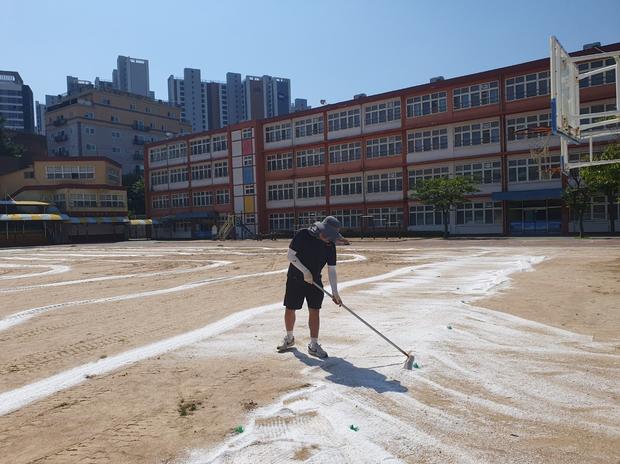 학교 운동장 안전, 전국산업안전으로  최고의 시설 관리!