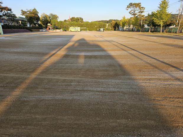 두원면초등학교 운동장 잡초 제거: 전문 시공으로 안전하고 효율적인 관리를 위한 선택!