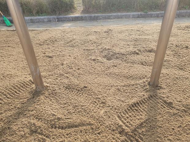 ? 영남면고등학교 운동장 잡초 제거, 안전 & 신뢰한 전문가로!