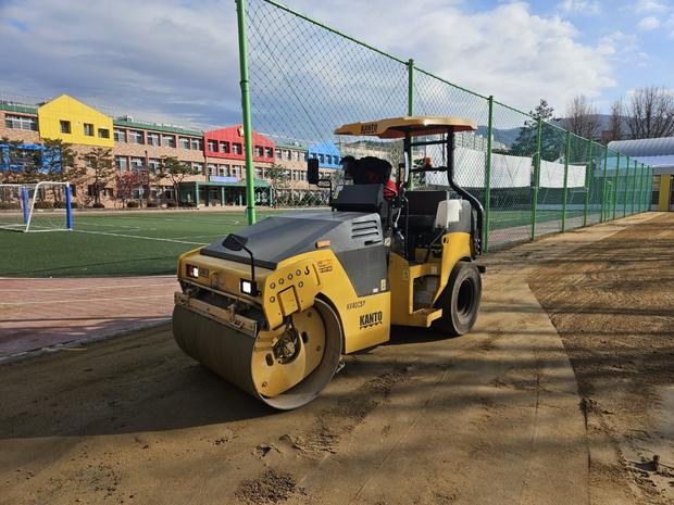 동일면중학교 운동장 관리, 전국산업안전으로 안전하고 오래도록 걱정 없이!