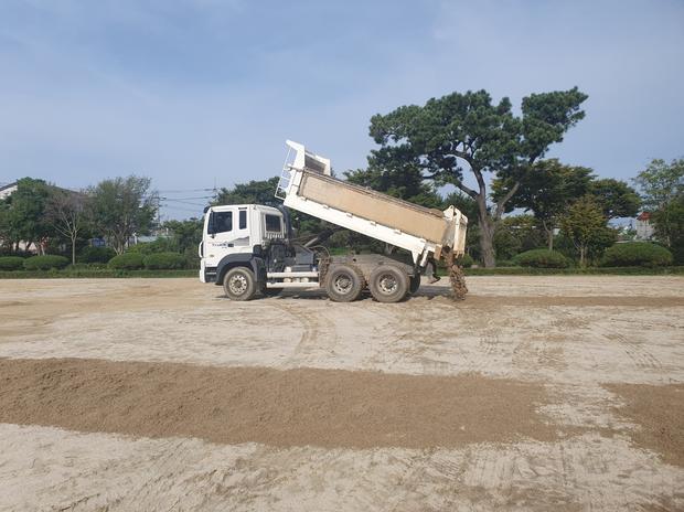 보성군초등학교 운동장 모래 보충, 전국산업안전으로 playground  강력한 안정성...