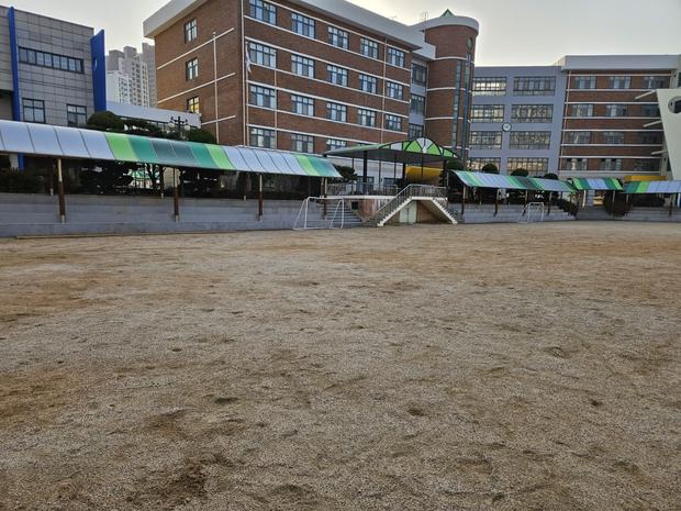 미력면중학교 운동장 관리, 안전 100% 확보! 전문 시공으로 걱정 끝! 관련 이미지