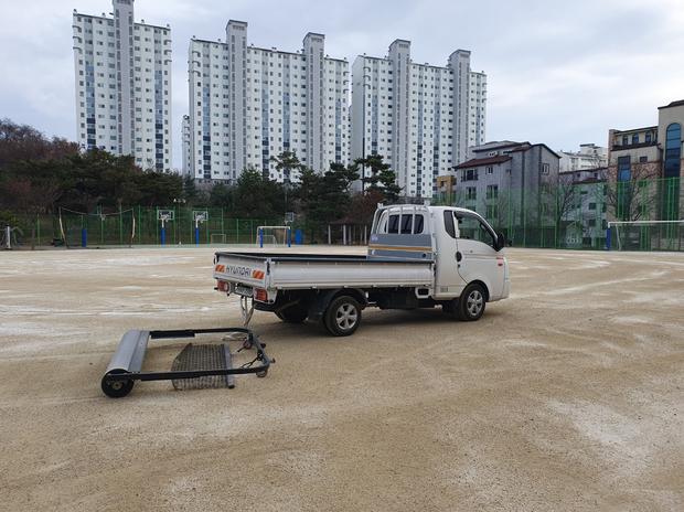 복내면병 설유치원 운동장 모래보충 | 전문산업안전, 100% 안전성!