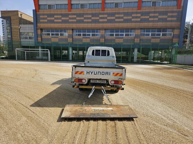 득량면고등학교 운동장 잡초 제거 전문 시공!  ✅ 안전성과 신뢰를 위한 최선의 선택 관련 이미지