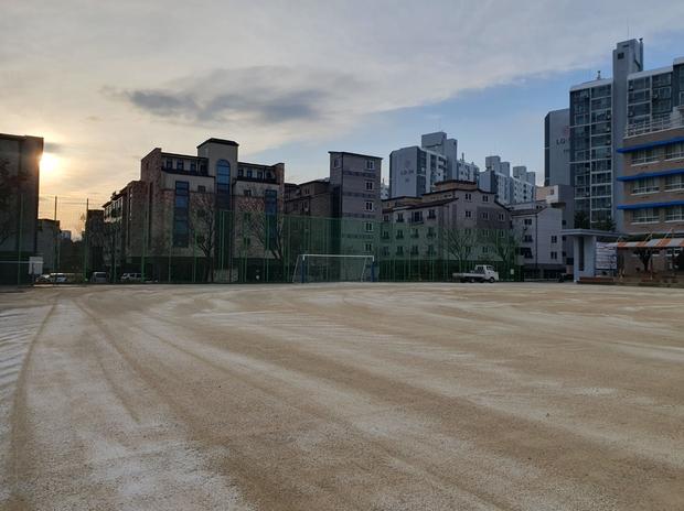 한천면영외출장소 초등학교 운동장 관리: 안전과 품질, 전국산업안전으로 장점 확보!