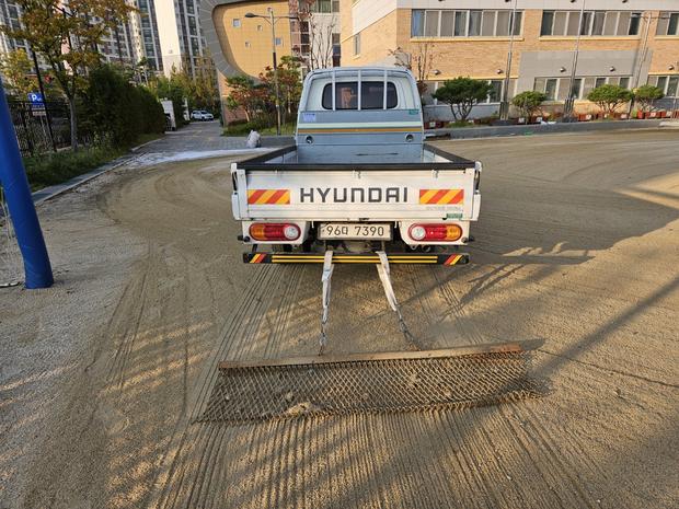 도곡면중학교 운동장 모래 보충 전문가,  전국산업안전으로 안정적인 쾌적한 운동 공간 ...