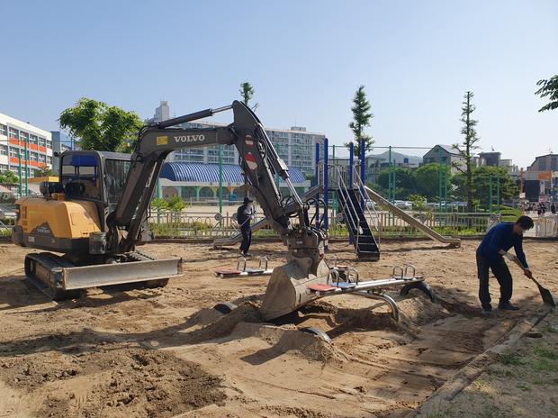 대덕읍병설유치원 운동장 관리, 안전부터 깔끔까지 전문가로 돌보세요!