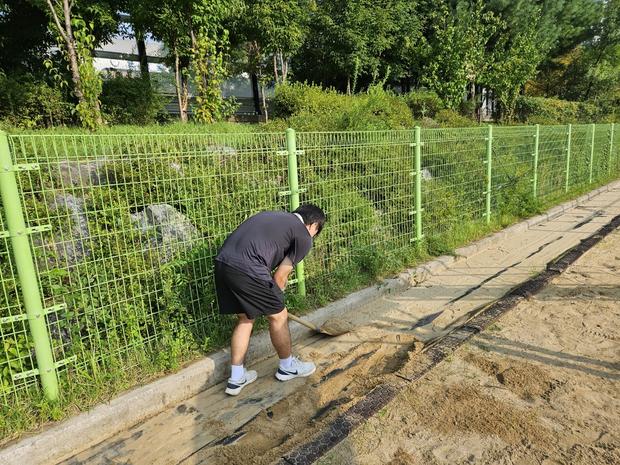 장평면중학교운동장 관리, 전국산업안전으로 믿음직스러운 운영!