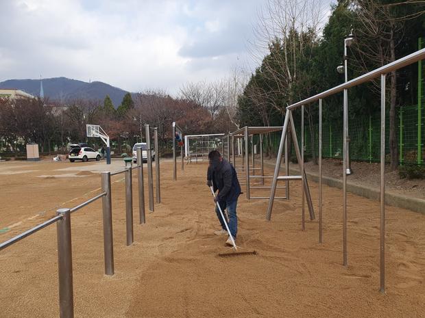 회진면초등학교 운동장 모래보충 | 전국산업안전,  학교 시설 안전 & 꼼꼼한 유지보수!