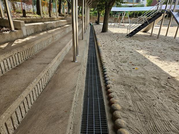 강진읍초등학교 운동장 소금살포: 전문 시공으로 안전하고 깨끗하게! 관련 이미지