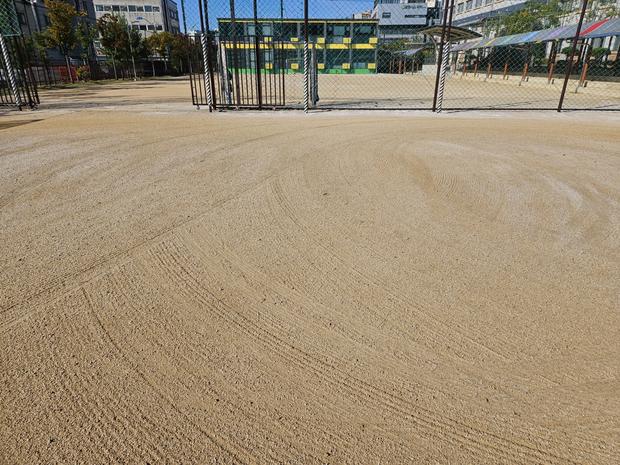 군동면중학교 운동장 관리, 전국산업안전 ? 실질적인 안전 확보!