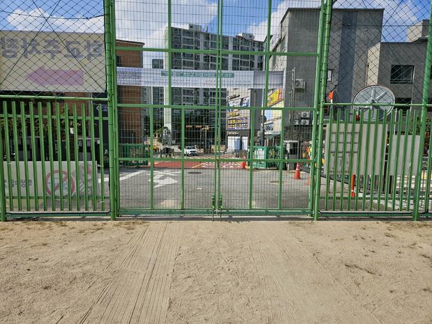 군동면중학교 운동장 모래보충, 전국산업안전으로 쾌적한 활동 환경 만들어!