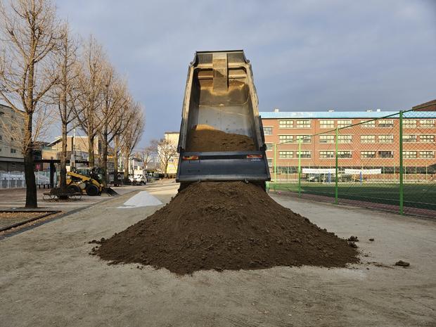 해남군고등학교 운동장 잡초 제거: 전문 시공으로 안전하고 깨끗한 운동 공간 만들어보세요!